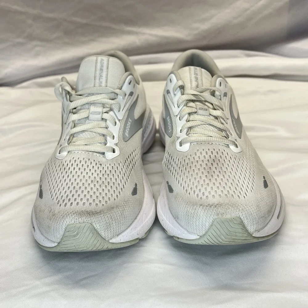 Brooks Adrenaline GTS 23 Women's Size 12 B (Medium) Running Shoes White Gray‎